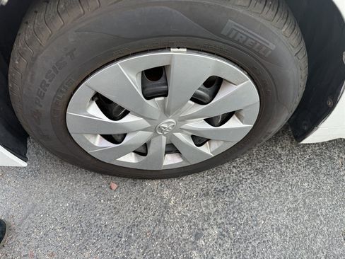 Used 2021 Toyota Corolla L FWD image 6