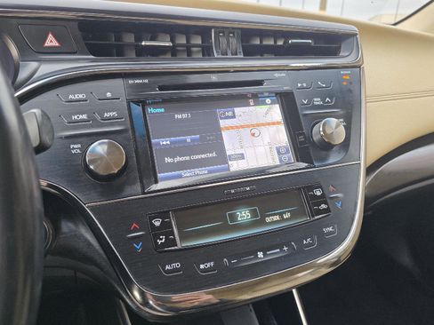 Used 2018 Toyota Avalon Limited image 22