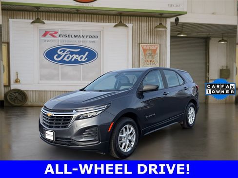 Used 2022 Chevrolet Equinox LS image 2