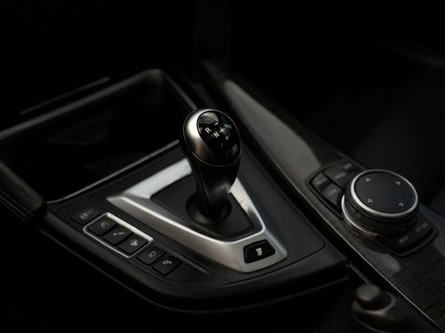 Used 2017 BMW M4 Coupe RWD image 12