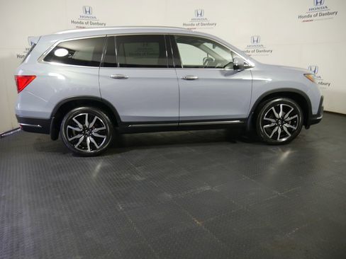 Used 2022 Honda Pilot Touring image 3