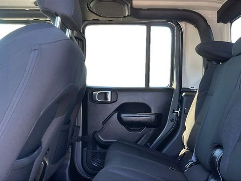 Certified 2022 Jeep Gladiator Sport image 21