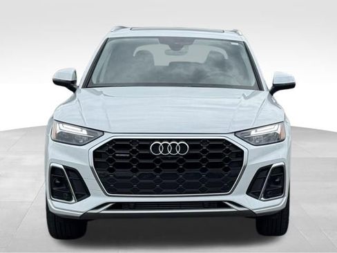 Certified 2025 Audi Q5 2.0T Premium Plus w/ Premium Plus Package AWD/4WD image 2