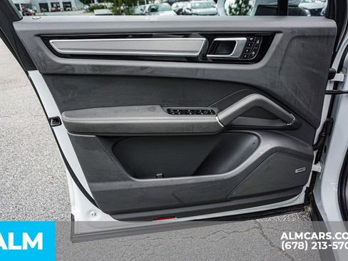 Used 2022 Porsche Cayenne Base image 52