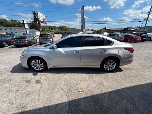 Used 2014 Nissan Altima 2.5 S w/ Display Audio Package FWD image 7