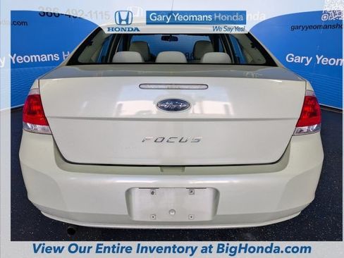 Used 2010 Ford Focus S FWD image 5