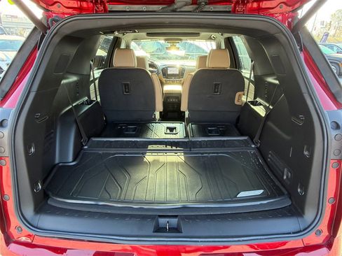 Used 2023 Chevrolet Traverse Premier w/ LPO, Floor Liner Package image 18