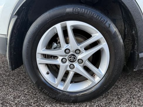 Used 2021 Toyota C-HR LE image 14