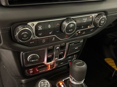 New 2026 Jeep Gladiator Mojave AWD/4WD image 43