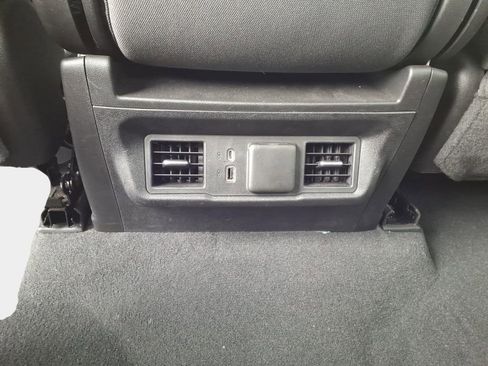 Used 2023 Chevrolet Silverado 1500 LT image 15