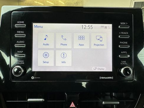 Used 2022 Toyota Camry LE image 5