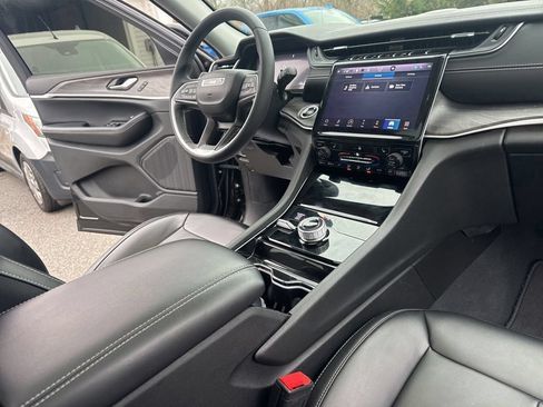 Used 2023 Jeep Grand Cherokee L Limited AWD/4WD image 66