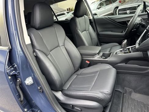 Used 2025 Subaru Outback Limited image 14