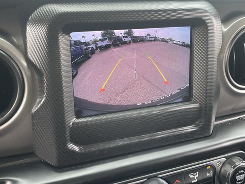 Certified 2022 Jeep Wrangler Sport AWD/4WD image 27