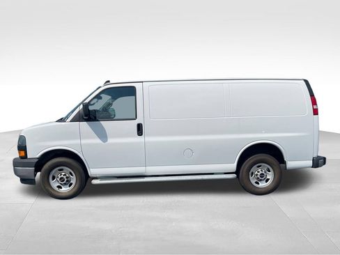 Used 2024 GMC Savana 2500 w/ Driver Convenience Package RWD image 2