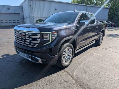 Used 2023 GMC Sierra 1500 Denali w/ Technology Package AWD/4WD image 1
