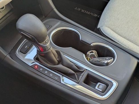 Certified 2022 Chevrolet Equinox LT w/ Driver Convenience Package image 21