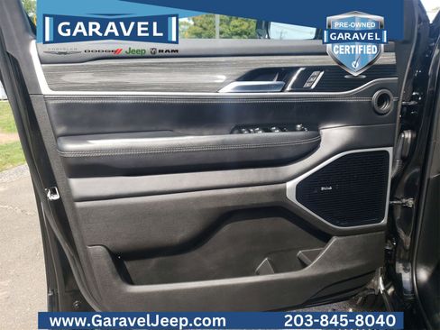 Used 2022 Jeep Wagoneer Series III w/ Premium Group I image 35