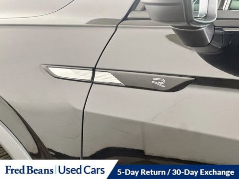 Used 2022 Volkswagen Tiguan SE R-Line AWD/4WD image 41