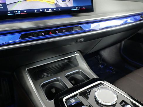 Used 2023 BMW 760i xDrive w/ Executive Package image 61
