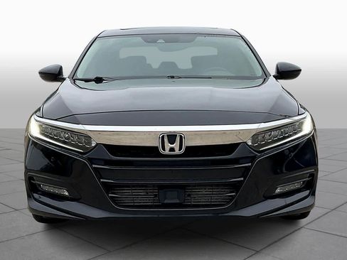 Used 2018 Honda Accord Touring image 3
