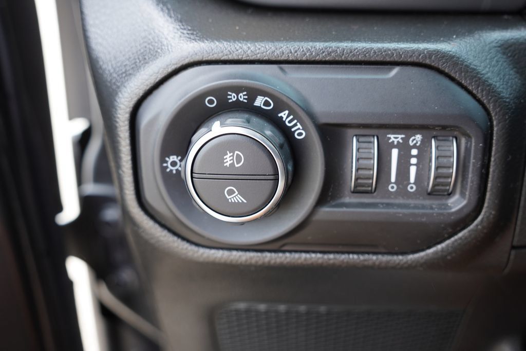 Used 2022 Jeep Gladiator Sport AWD/4WD image 21