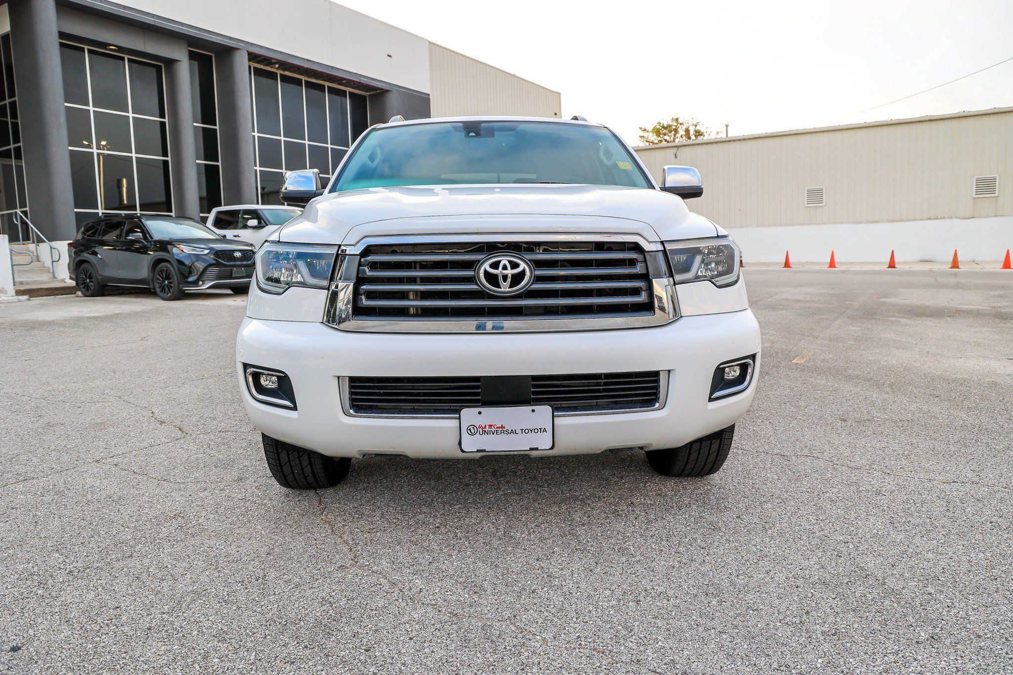 Used 2020 Toyota Sequoia Limited w/ Safety & Convenience Package AWD/4WD image 3