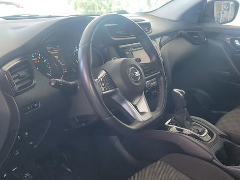 Used 2019 Nissan Rogue Sport SV w/ All-Weather Package image 8