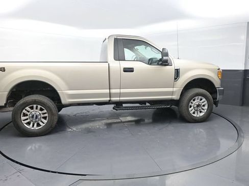 Used 2017 Ford F250 XLT w/ XLT Value Package AWD/4WD image 9