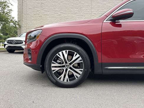 New 2025 Mercedes-Benz GLB 250 image 9