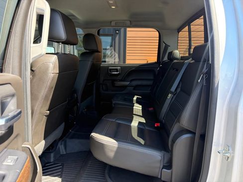 Used 2019 GMC Sierra 2500 Denali w/ Duramax Plus Package AWD/4WD image 22