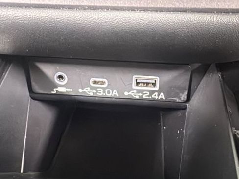 Certified 2025 Subaru Outback Premium image 31