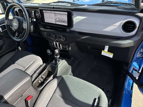 Used 2025 Jeep Wrangler Sport image 14