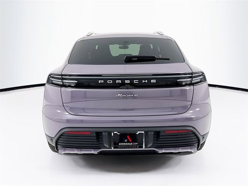 Used 2024 Porsche Macan 4 Electric image 10