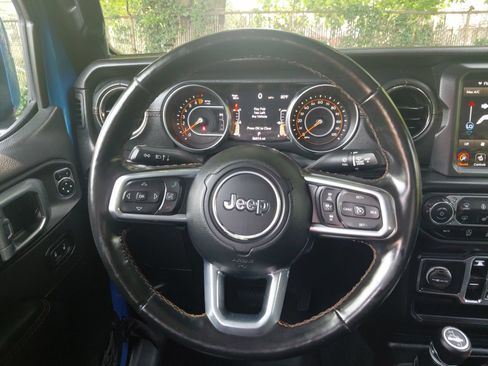 Used 2022 Jeep Gladiator Overland AWD/4WD image 4