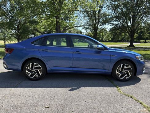 Used 2022 Volkswagen Jetta SEL FWD image 3