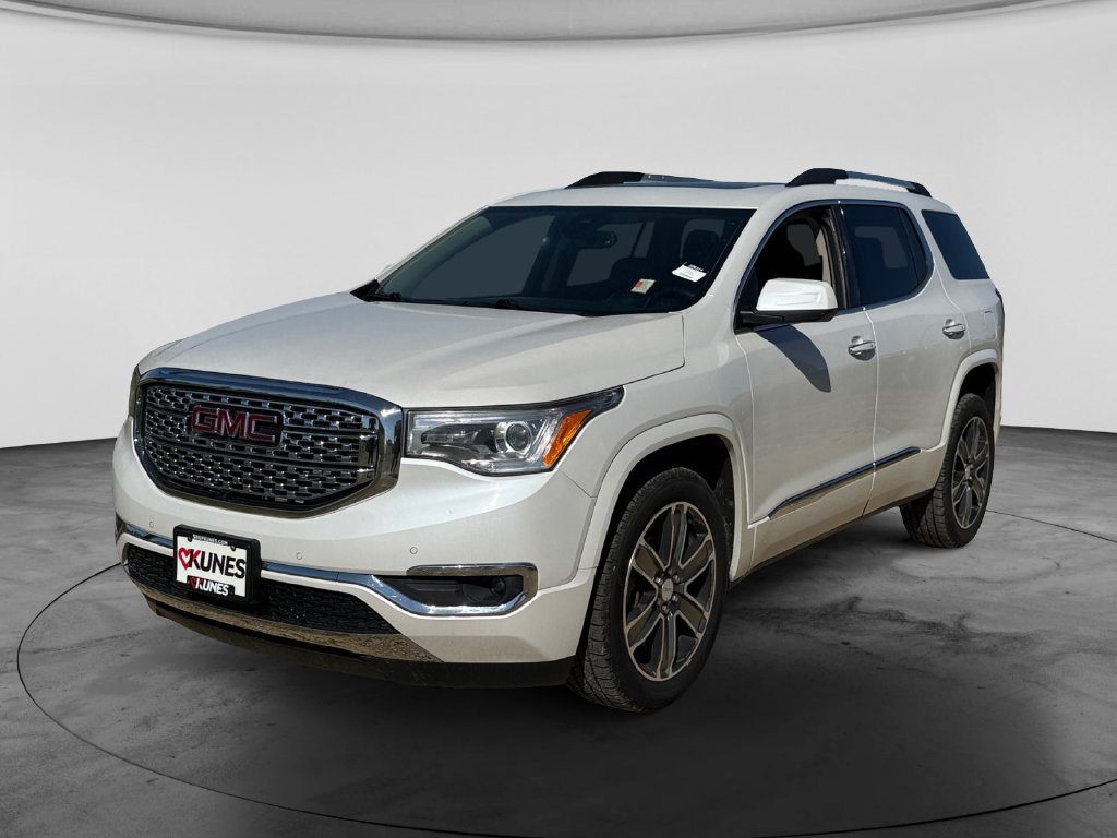 Used 2017 GMC Acadia Denali w/ Technology Package AWD/4WD image 3