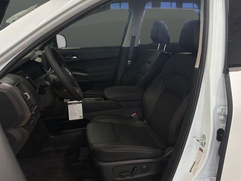 New 2026 Nissan Pathfinder SL AWD/4WD image 9