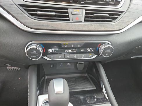 New 2025 Nissan Altima 2.5 SL image 29