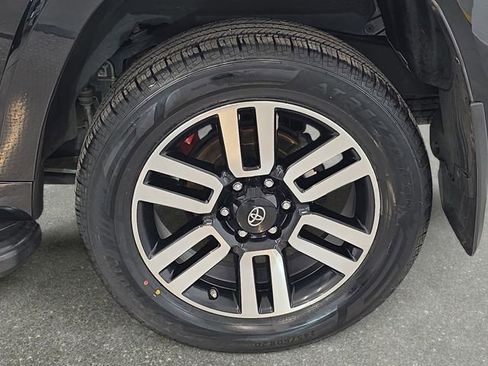 Used 2017 Toyota 4Runner Limited image 33