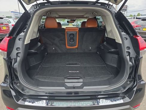 Used 2018 Nissan Rogue SL w/ Premium Package AWD/4WD image 12
