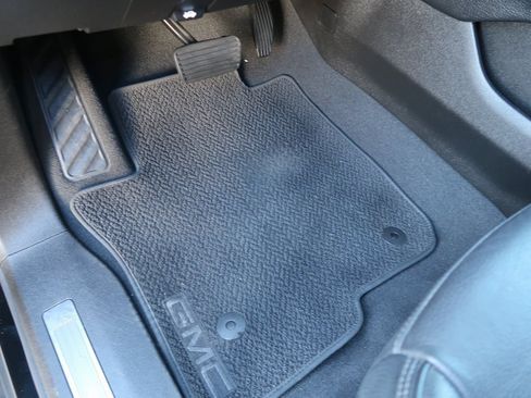 Certified 2022 GMC Yukon Denali image 13