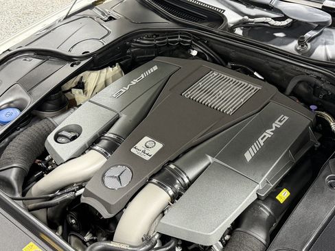 Used 2015 Mercedes-Benz S 63 AMG 4MATIC Sedan w/ Driver Assistance Package image 16