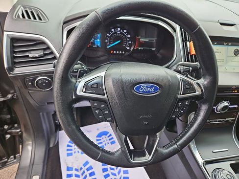 Used 2019 Ford Edge Titanium AWD/4WD image 14