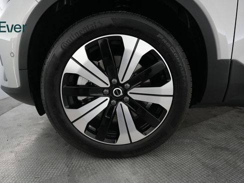 Used 2023 Volvo XC40 Recharge Plus AWD/4WD image 19