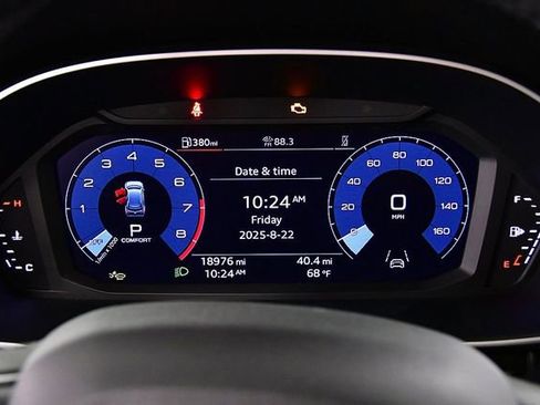 Used 2025 Audi Q3 2.0T Premium image 16