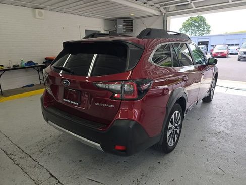 Used 2025 Subaru Outback Limited AWD/4WD image 5