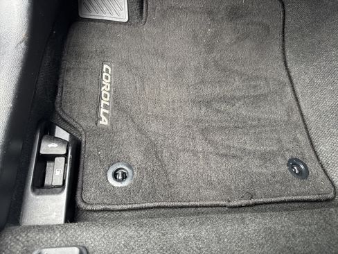 Used 2024 Toyota Corolla SE image 17