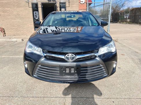 Used 2017 Toyota Camry LE image 2