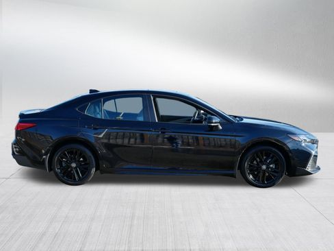 Used 2025 Toyota Camry SE w/ Multimedia Upgrade Package image 8